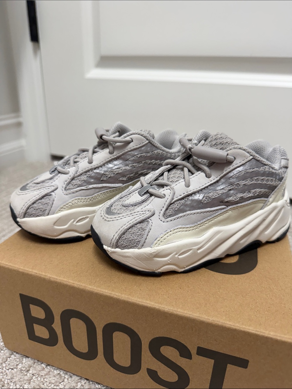 Yeezy Boost 700 V2 Infant Kids Sneakers NEW